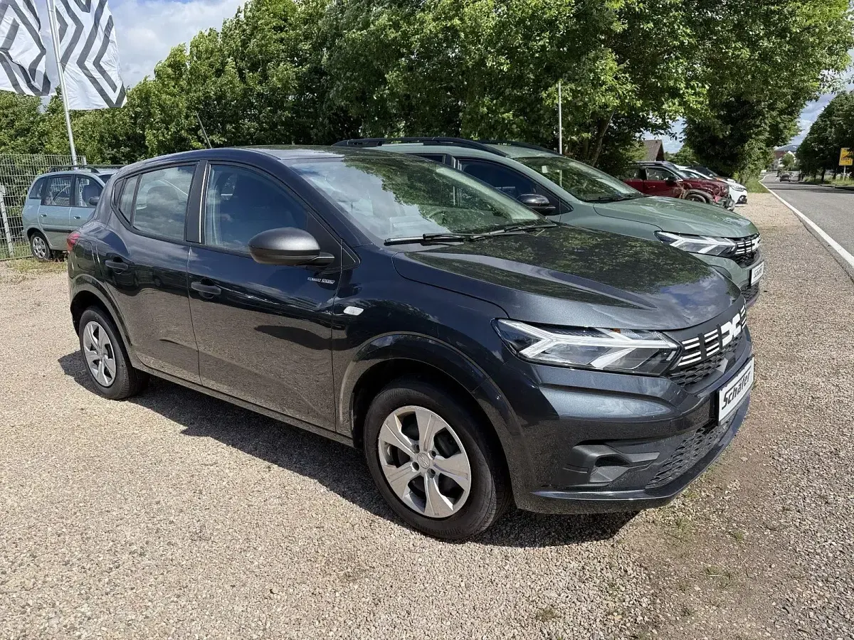 Gebraucht Dacia Sandero Essentiel 91 PS (66 kW) 2023 Grau Limousine