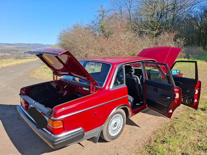 Gebraucht Volvo 240 86 PS (63 kW) 1986 Rot Limousine