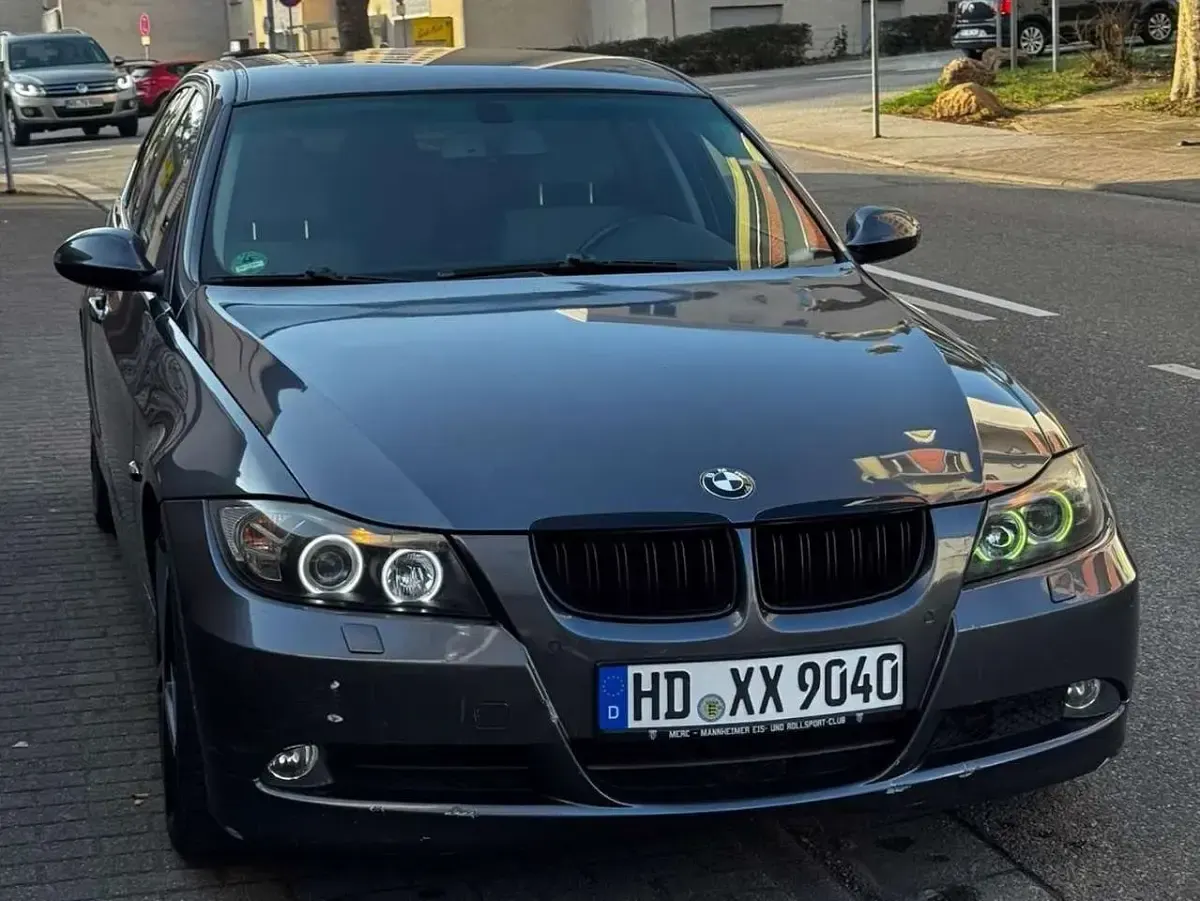Gebraucht BMW 325 218 PS (160 kW) 2005 Grau Limousine