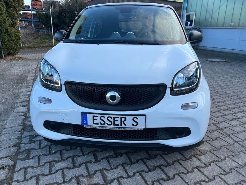 Weiß Gebraucht 2018 Smart ForFour Basis Limousine | 10.300 € (Fairer Preis) - Bild 1/4