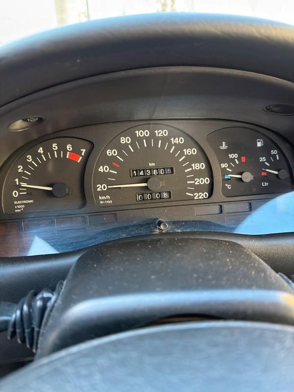 Gebraucht Opel Astra 75 PS (55 kW) 1997 Weiß Limousine