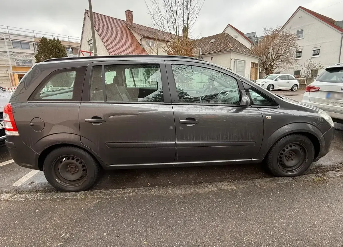 Gebraucht Opel Zafira 115 PS (84 kW) 2009 Grau Van / Kleinbus