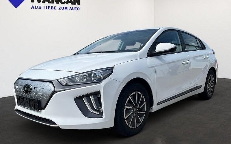 Weiß Gebraucht 2021 Hyundai Ioniq 6 Trend Limousine | 16.490 € - Bild 1/4
