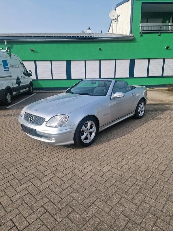 Gebraucht Mercedes SLK200 163 PS (119 kW) 2002 Silber Cabrio