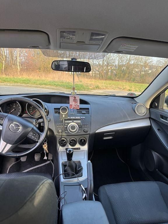 Usado Mazda 3 105 HP (77 kW) 2009 Preto Sedan