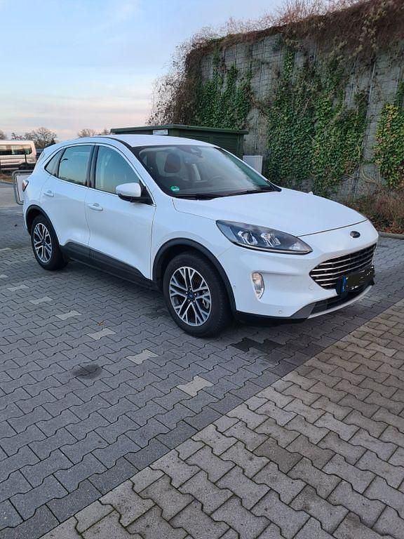 Gebraucht Ford Kuga Titanium 224 PS (164 kW) 2020 Weiß SUV