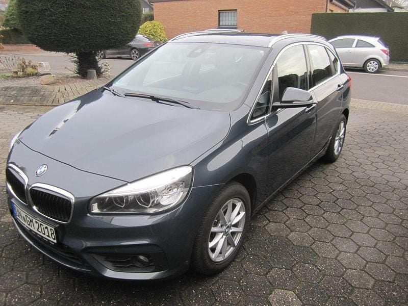 Gebraucht BMW 220 Active Tourer Advantage 192 PS (141 kW) 2018 Grau Van / Kleinbus
