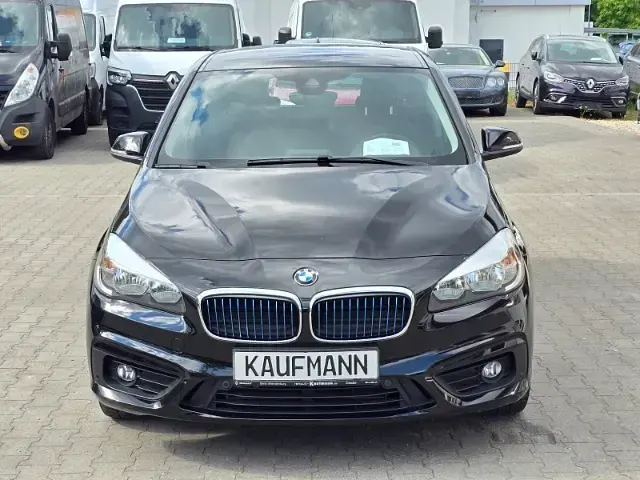 Używany BMW 225 Active Tourer Advantage 224 KM (164 kW) 2017 Czarny Minivan