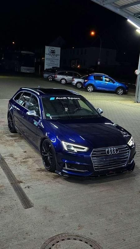 Second-hand Audi A4 S-Line 190 CP (139 kW) 2019 Albastru Break