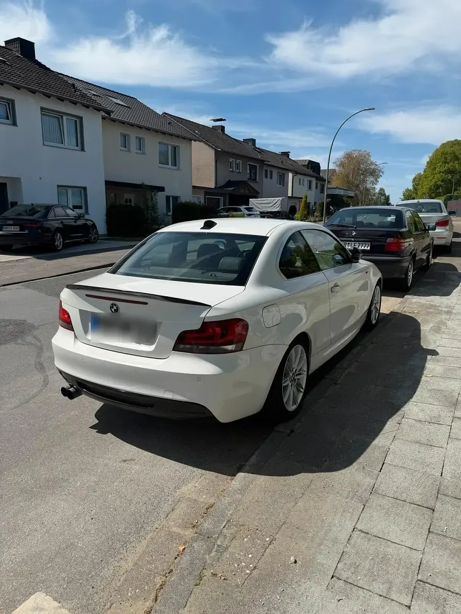 Gebraucht BMW 123 Coupé 204 PS (150 kW) 2010 Weiß Coupé