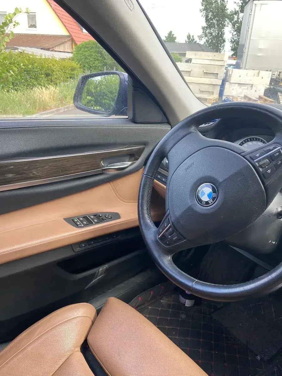 Gebraucht BMW 730 245 PS (180 kW) 2010 Blau Limousine