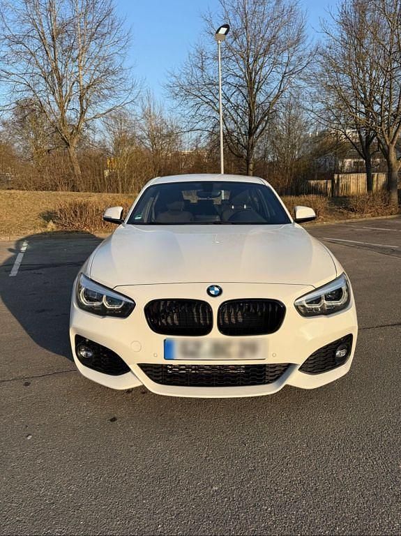 Weiß Gebraucht 2019 BMW 118 M Sport Kleinwagen | 11.199 € (Superpreis) - Bild 1/4