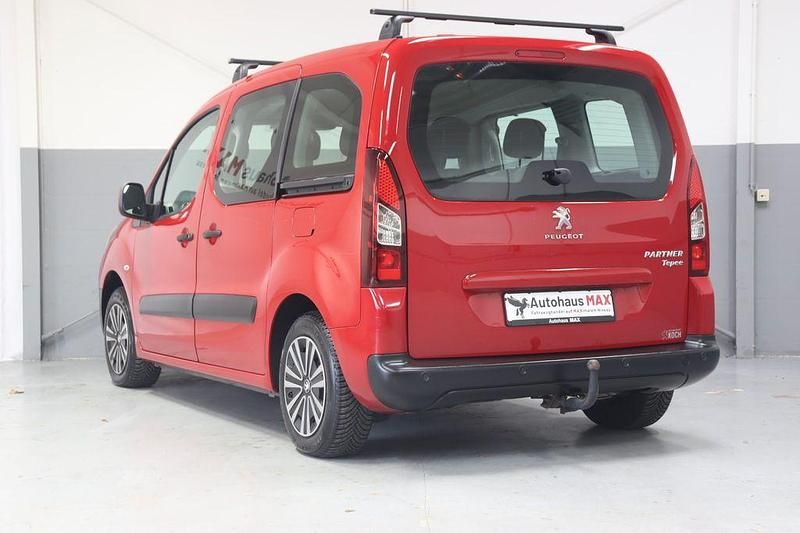 Gebraucht Peugeot TePee Active 120 PS (88 kW) 2012 Rot SUV