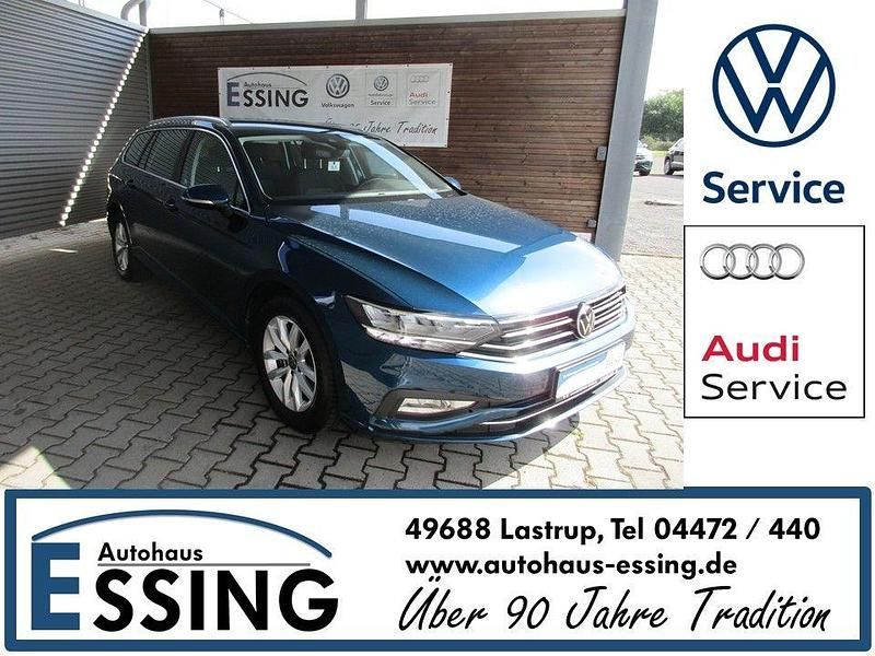 Gebraucht VW Passat Business 150 PS (110 kW) 2022 Blau Kombi