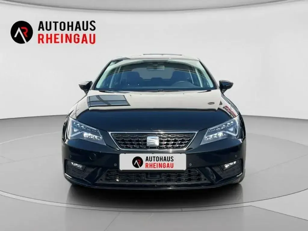 Używany Seat Leon Style 110 KM (80 kW) 2018 Czarny Sedan/Limuzyna