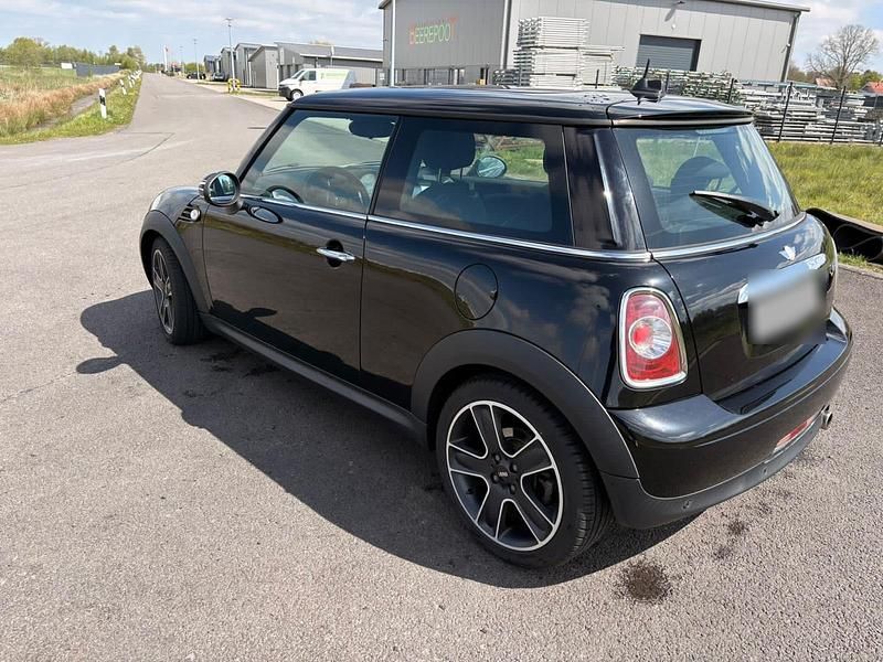 Second-hand Mini ONE 98 CP (72 kW) 2012 Hatchback