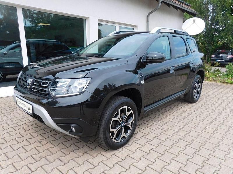 Schwarz Gebraucht 2020 Dacia Duster Celebration SUV | 17.950 € (Fairer Preis) - Bild 1/4