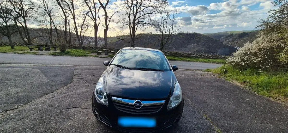 Używany Opel Corsa 80 KM (58 kW) 2009 Czarny Hatchback