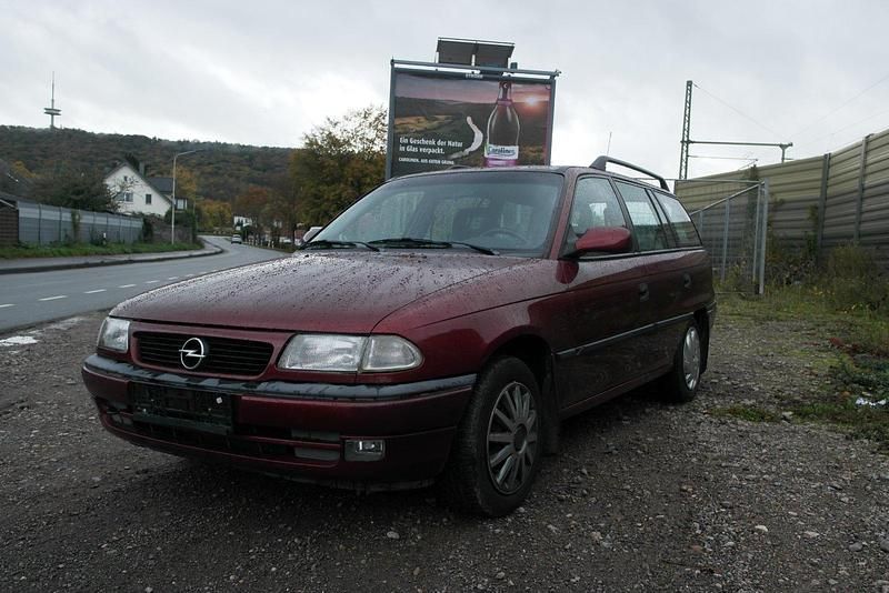Violet Gebraucht 1996 Opel Astra Kombi | 1.200 € (Guter Preis) - Bild 1/4