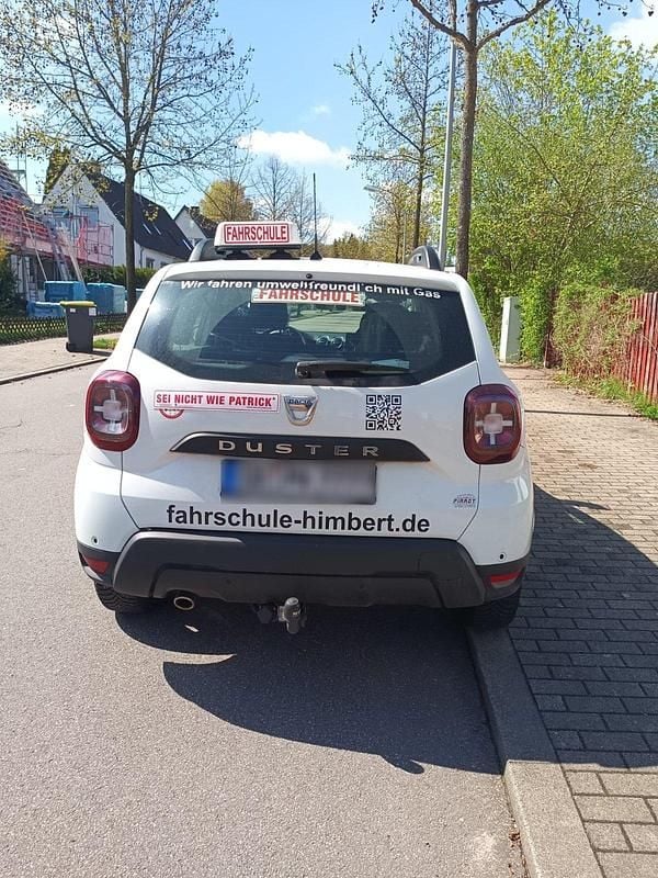 Second-hand Dacia Duster 91 CP (66 kW) 2021 Alb SUV