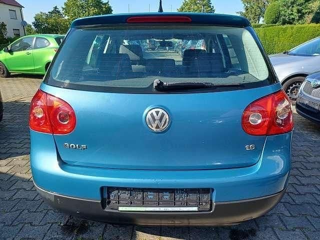Gebraucht VW Golf IV Comfortline 102 PS (75 kW) 2005 New river blue metallic Kleinwagen