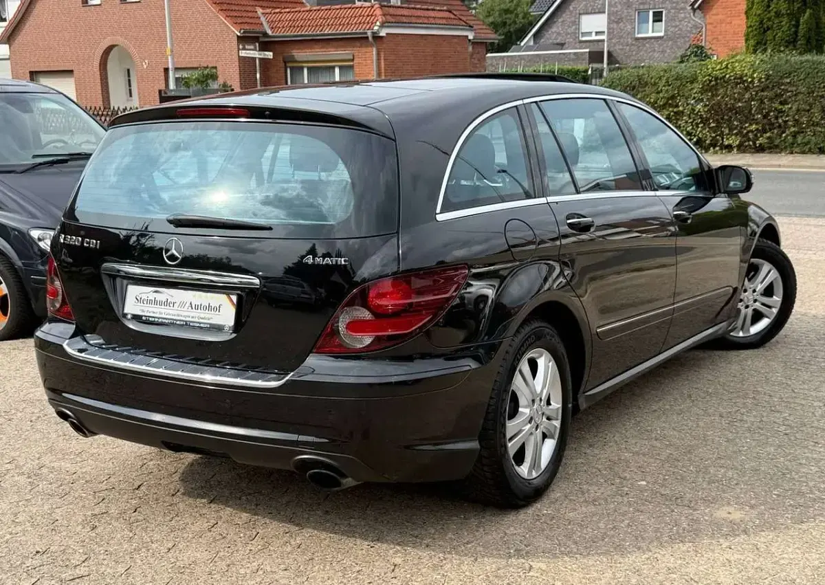 Gebraucht Mercedes R320 224 PS (164 kW) 2007 Obsidan schwarz met. Van / Kleinbus