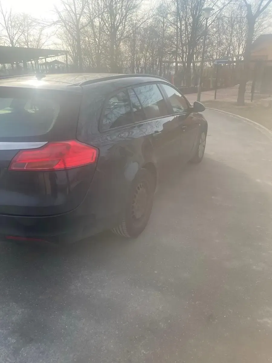 Gebraucht Opel Insignia 160 PS (117 kW) 2013 Schwarz Kombi