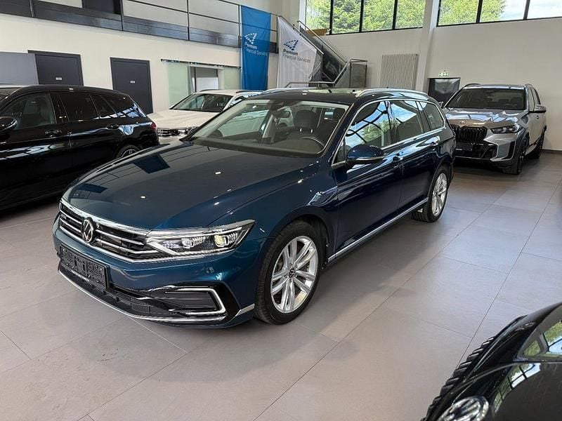 Blau Gebraucht 2021 VW Passat GTE Limousine | 22.999 € (Guter Preis) - Bild 1/4