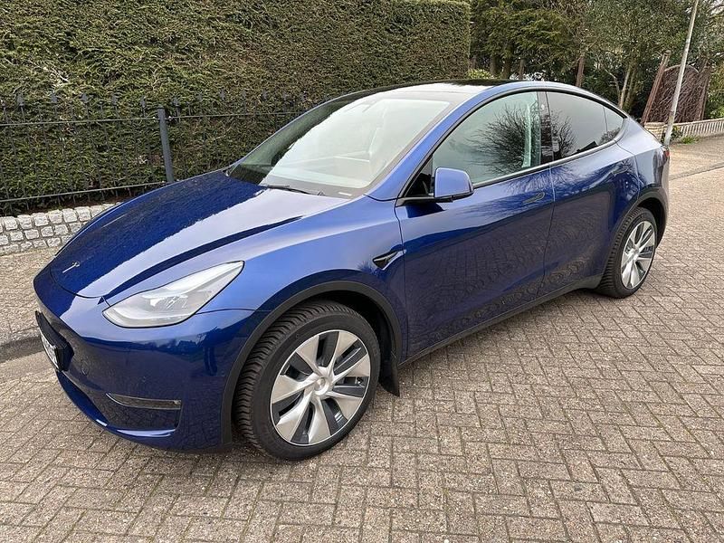 Blau Gebraucht 2022 Tesla Model Y Long Range AWD SUV | 36.200 € (Guter Preis) - Bild 1/4
