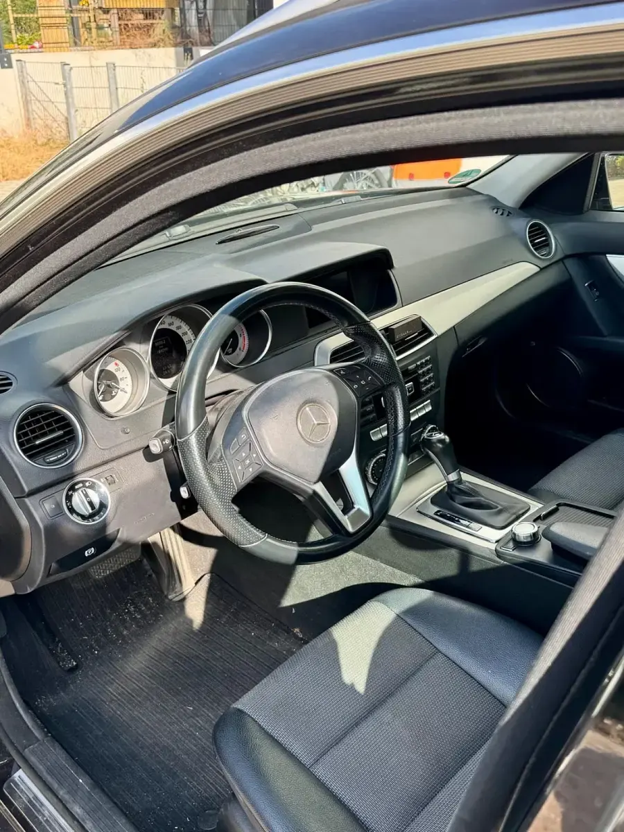 Gebraucht Mercedes C200 136 PS (100 kW) 2014 Schwarz Kombi