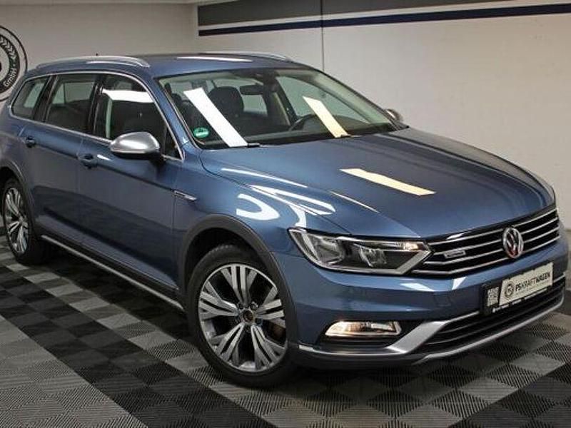 Gebraucht VW Passat Alltrack 220 PS (161 kW) 2018 Blau Kombi