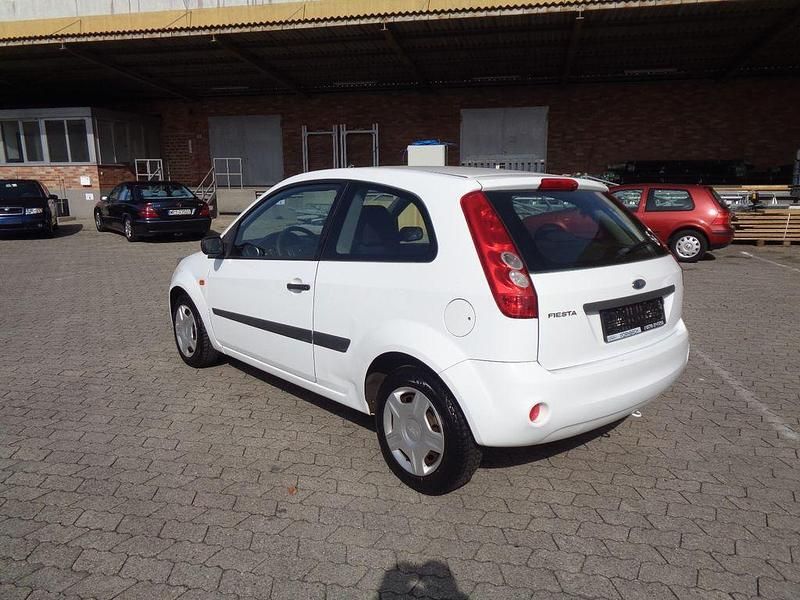 Gebraucht Ford Fiesta Fun X 60 PS (44 kW) 2007 Weiß Kleinwagen