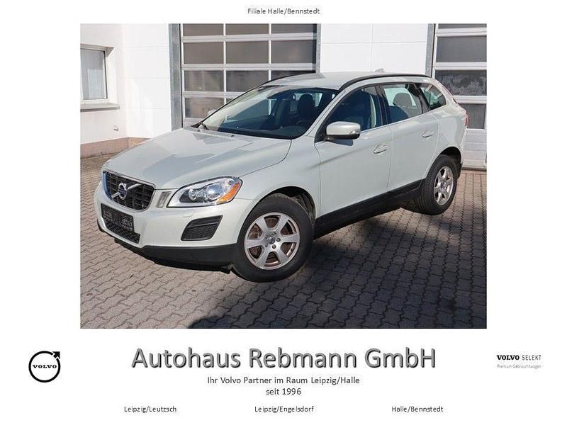 Gebraucht Volvo XC60 Momentum 215 PS (158 kW) 2012 Cosmic white SUV