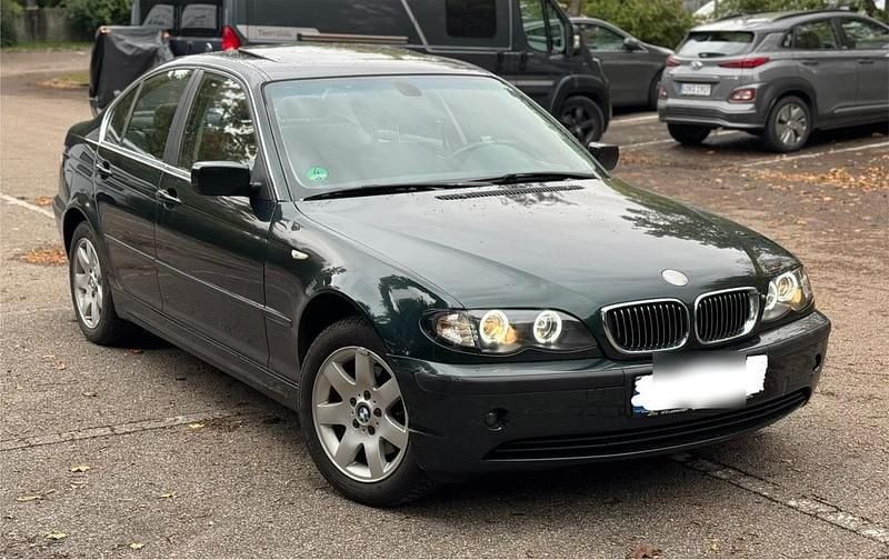 Grün Gebraucht 2002 BMW 325 Limousine | 2.800 € (Superpreis) - Bild 1/4