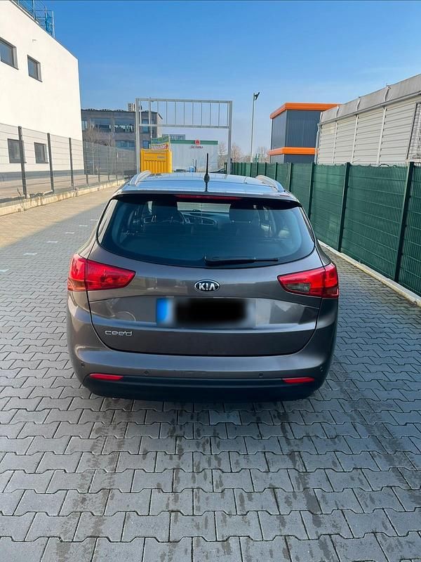 Gebraucht Kia Ceed GT 100 PS (73 kW) 2012 Braun Kombi