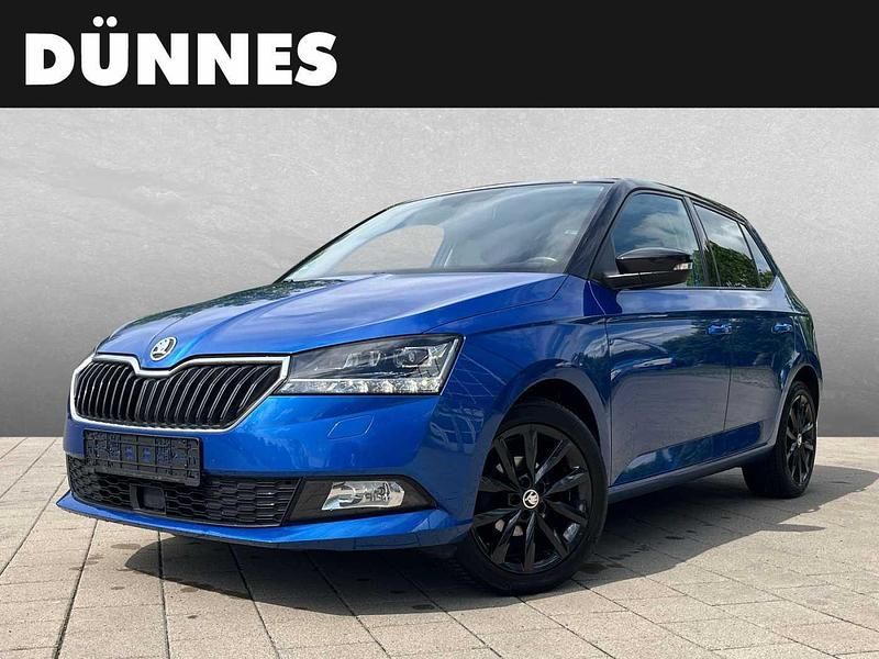 Blau (raceblau metallic) Gebraucht 2018 Skoda Fabia Style Kleinwagen | 11.110 € (Fairer Preis) - Bild 1/4