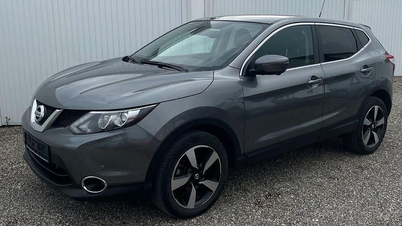 Grau Gebraucht 2016 Nissan Qashqai SUV | 8.320 € (Superpreis) - Bild 1/4