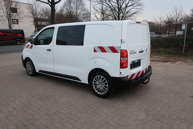 Gebraucht Opel Vivaro 120 PS (88 kW) 2021 Weiß Van / Kleinbus
