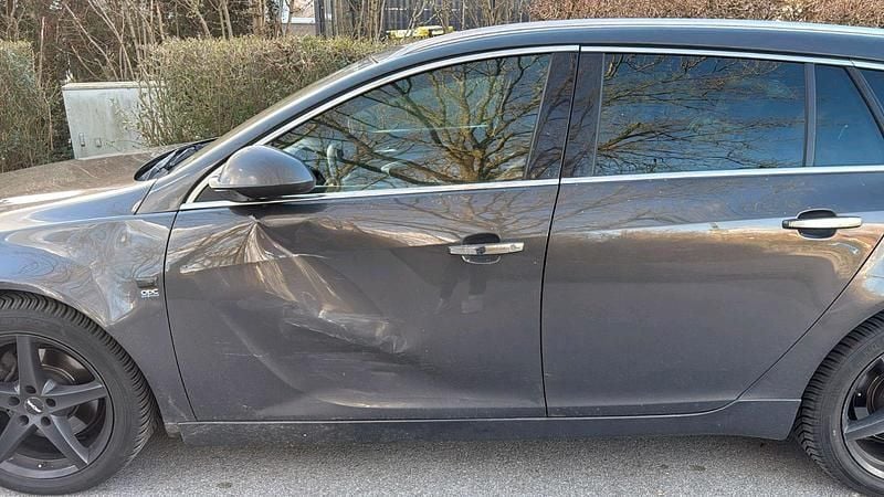 Gebraucht Opel Insignia 195 PS (143 kW) 2014 Grau Kombi