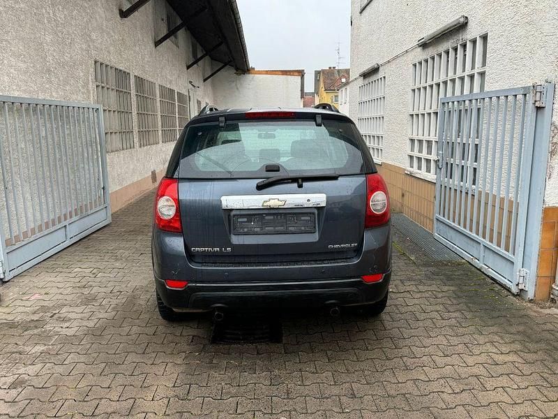 Gebraucht Chevrolet Captiva LS 136 PS (100 kW) 2006 Grau SUV