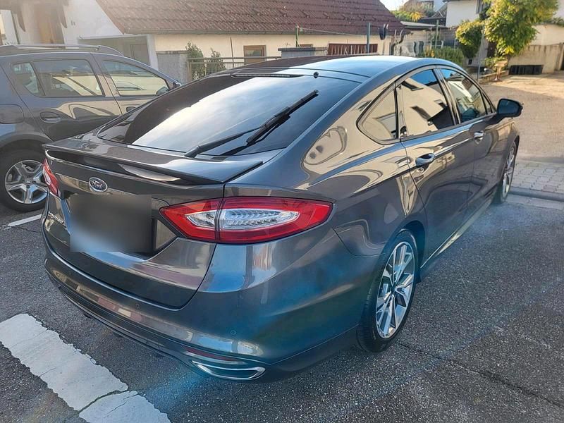 Gebraucht Ford Mondeo ST-Line 209 PS (153 kW) 2017 Grau Limousine