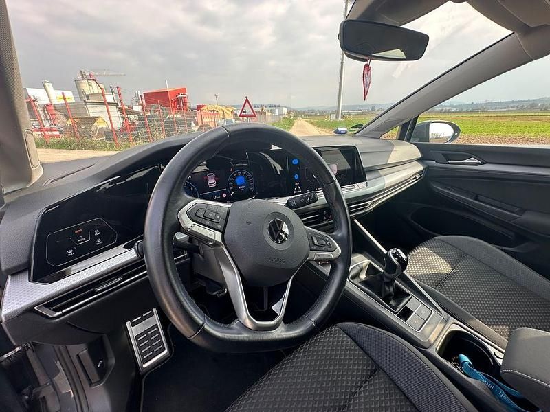 Gebraucht VW Golf VII Active 150 PS (110 kW) 2021 Grau Kleinwagen