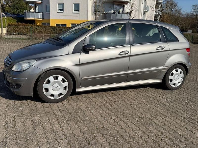 Gebraucht Mercedes B200 140 PS (102 kW) 2006 Grau Van / Kleinbus