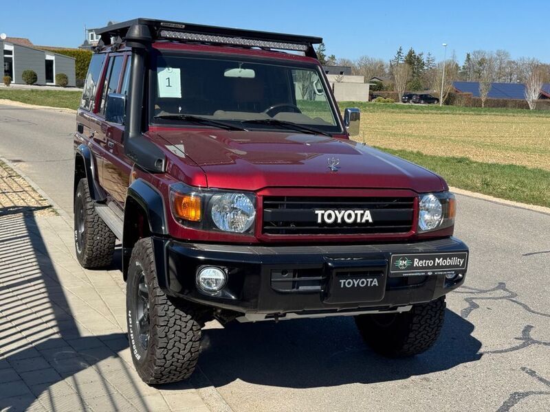 Rot Neu 2025 Toyota Land Cruiser SUV | 96.000 € - Bild 1/4