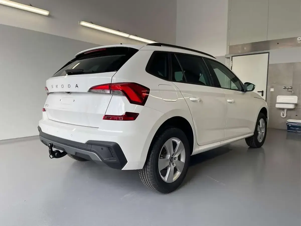 Neu Skoda Kamiq Selection 116 PS (85 kW) 2026 [9p9p] candy white SUV