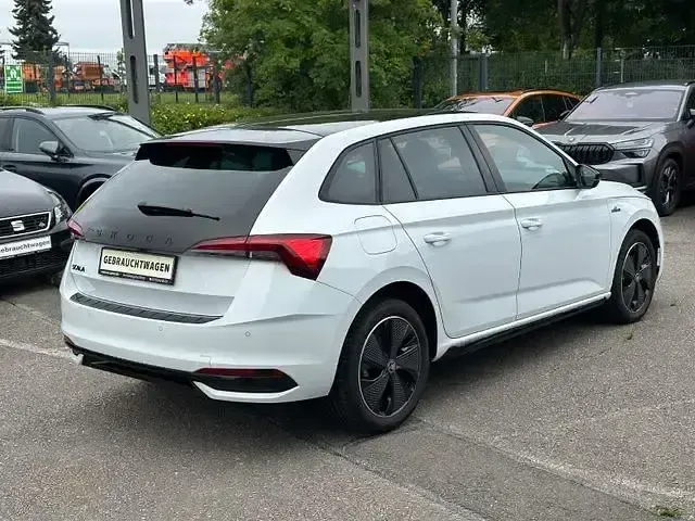 Gebraucht Skoda Scala Monte Carlo 116 PS (85 kW) 2025 Moonwhite metallic (metallic) Kleinwagen