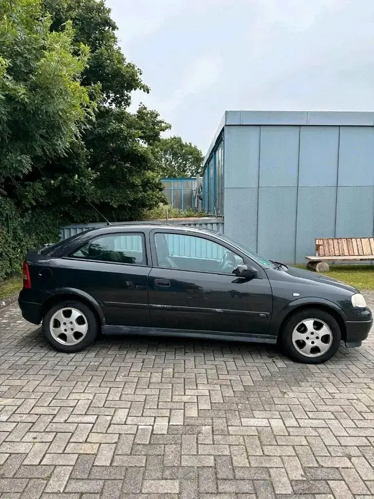 Gebraucht Opel Astra 101 PS (74 kW) 1999 Schwarz Kleinwagen