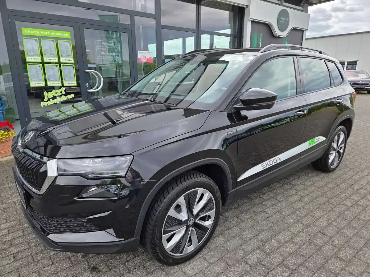 Gebraucht Skoda Karoq Tour 150 PS (110 kW) 2026 Blackmagic perleffekt SUV