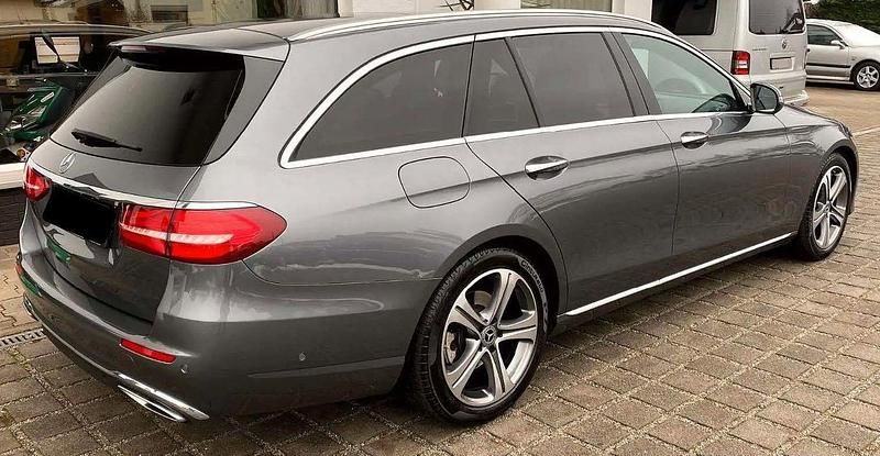 Gebraucht Mercedes E200 Avantgarde 184 PS (135 kW) 2017 Grau Kombi