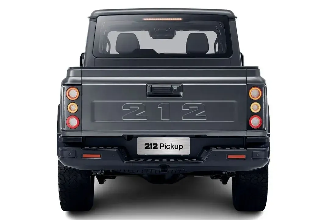 Neu BAW 212 190 PS (139 kW) 2026 Schwarz Pickup
